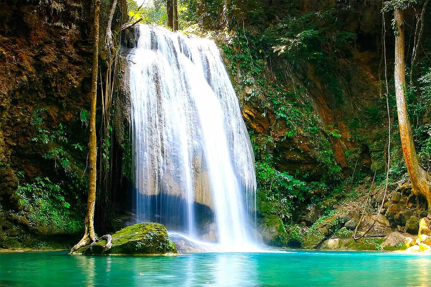 Fast boat service to the Ombak Group properties with Gili Ombak Express